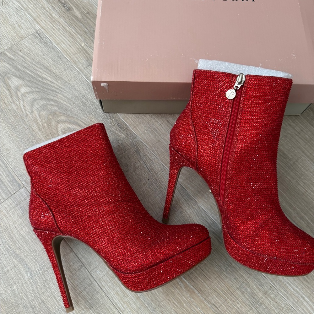 Thalia Sodi Glittering Red Heeled Boots size 8.5M - Picture 3 of 7